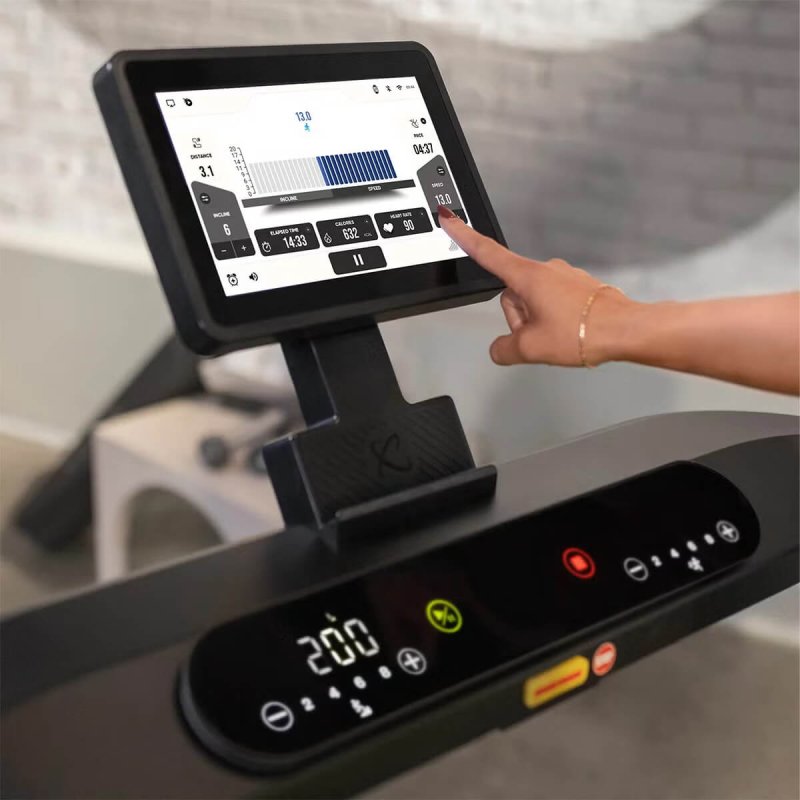 Centr RUNR-S Treadmill with 10'' touchscreen